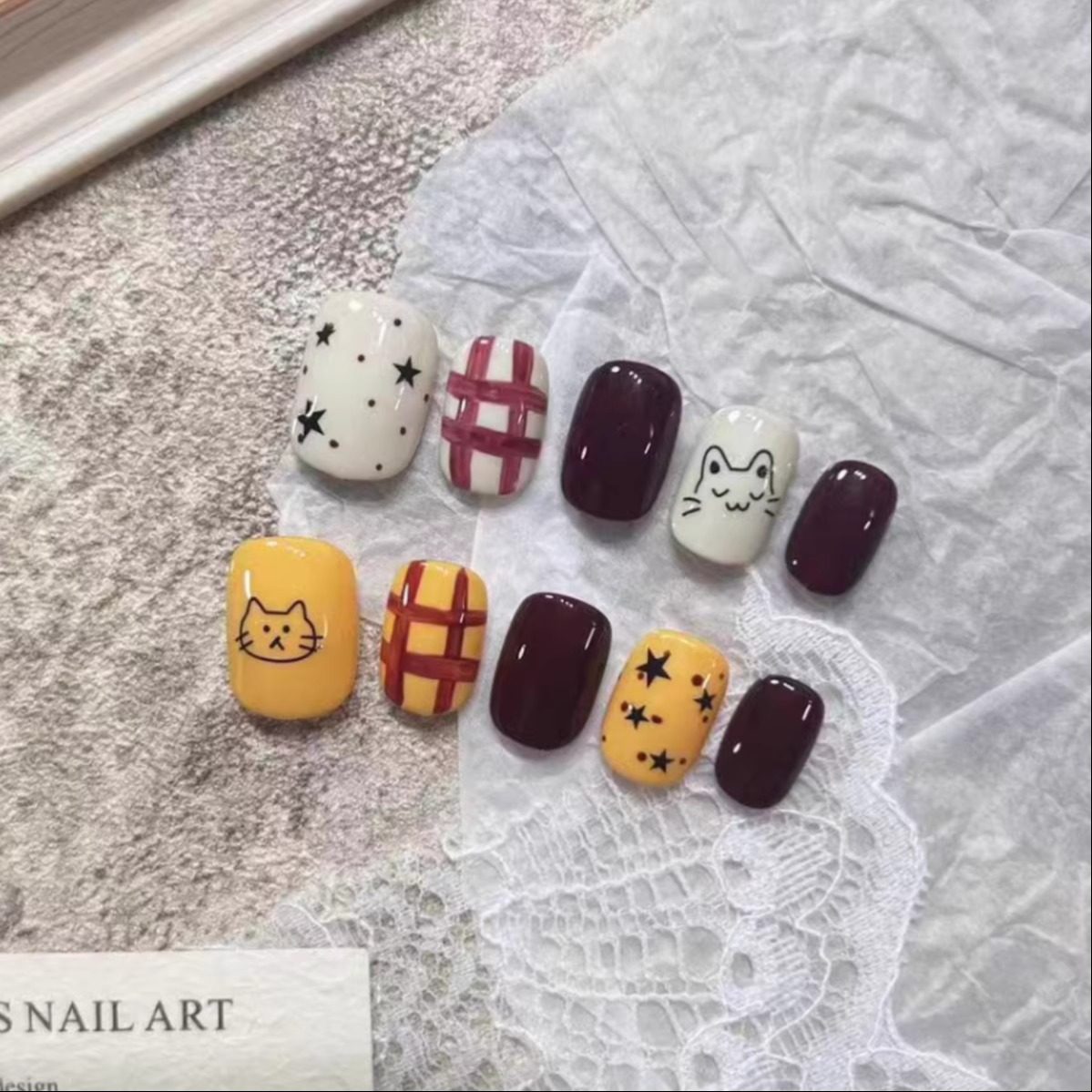 纯手工穿戴甲秋冬美拉德撞色显白可拆卸可爱短款指甲贴片成品,彩妆/香水/美妆工具,穿戴甲/甲片,淘宝优惠券,粉丝福利购,淘宝优惠卷