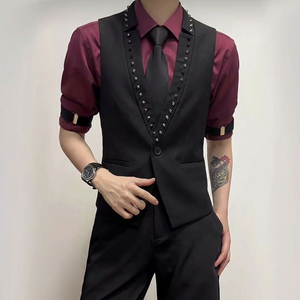 QS782*铆钉暗黑V领一粒扣短款马甲男P50图片