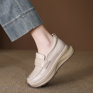 好穿不累脚真皮厚底单鞋女轻便圆头一脚蹬皮鞋软底软面乐福鞋米色