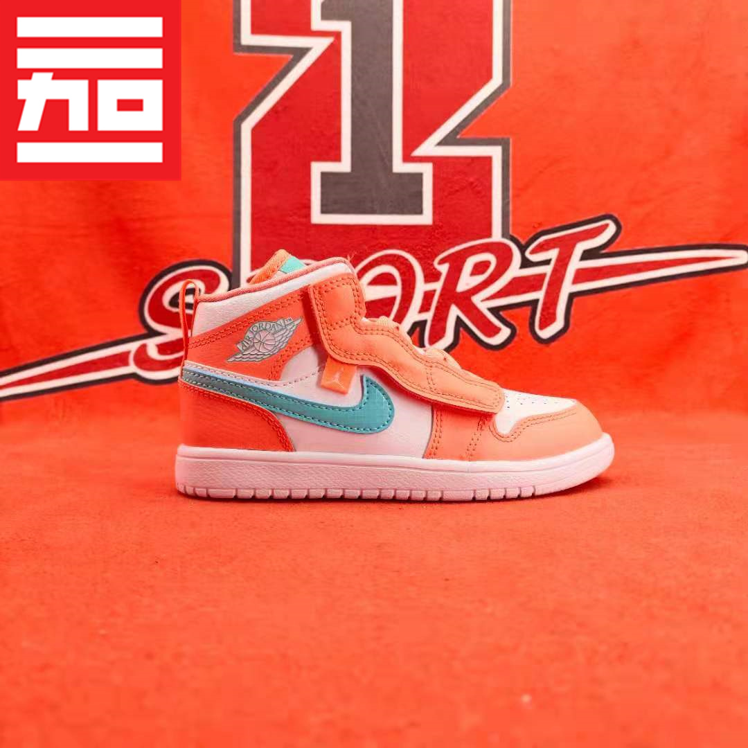 nike中大童女子休闲运动板鞋