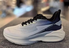 安踏正品男云踪缓震跑鞋2024春新款舒适软底日常通勤鞋112415522