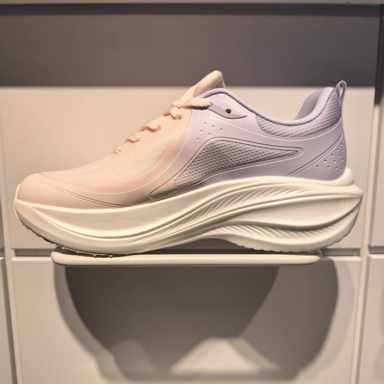 安踏正品叶子 | 女跑步鞋2025冬新款厚底舒弹减震慢跑鞋122545535