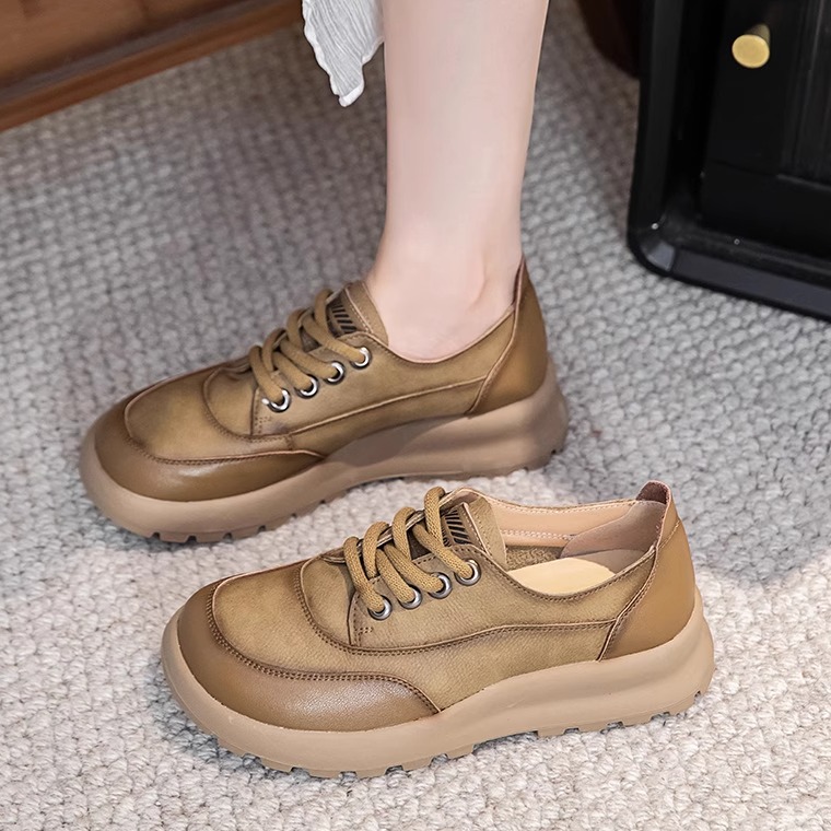 秋冬新款牛皮真皮软底休闲防滑妈妈鞋中老年舒适不累脚系带女单鞋