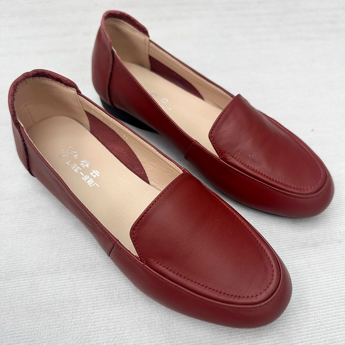 舒适风中老年红色春秋款软皮鞋