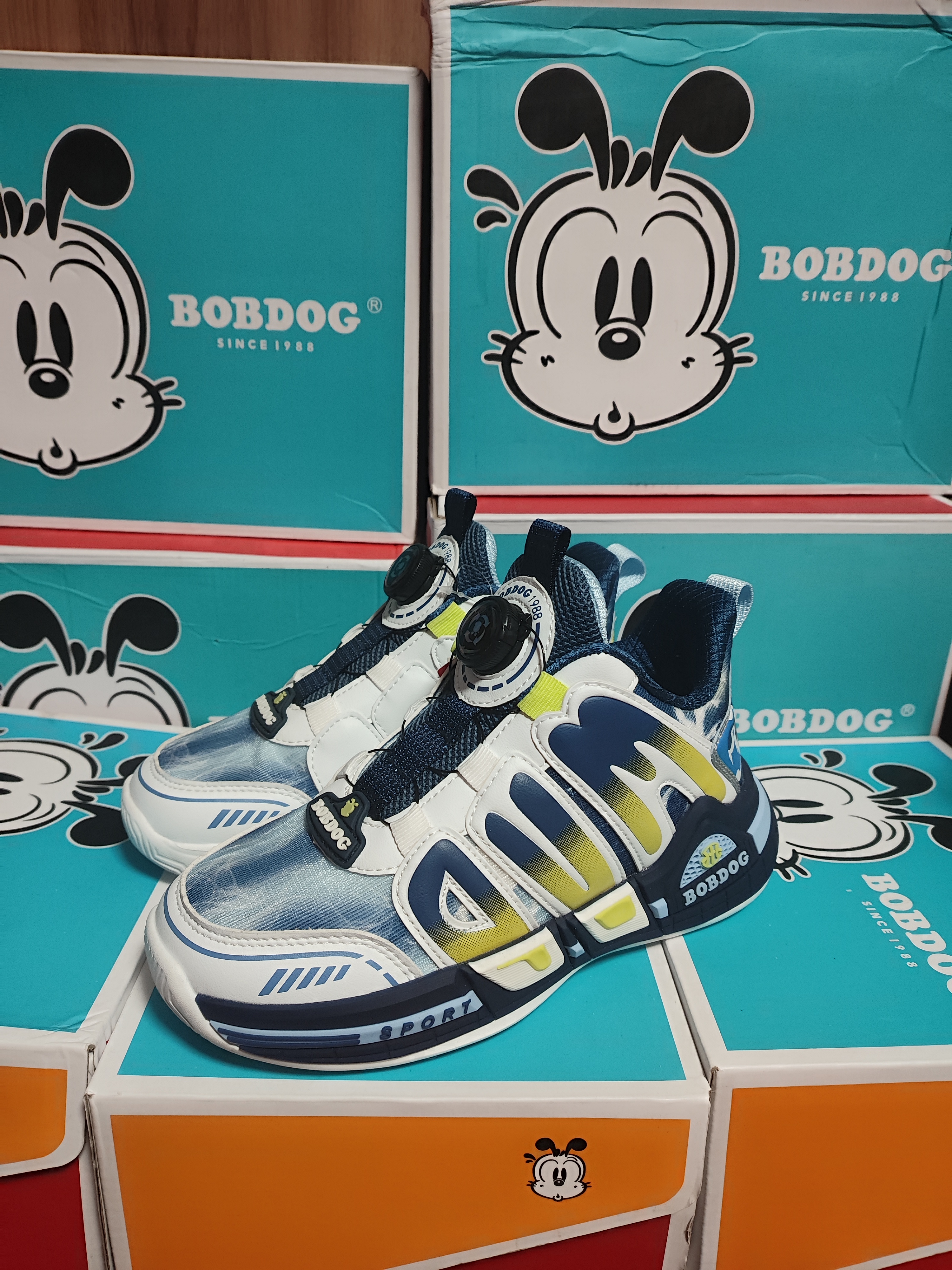 正品琪尔特巴布豆实体专柜男童35-38码春秋双网运动鞋板鞋