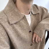 实穿好看都在线 加1层毛绒绒保暖buff COLN翻领开衫 毛衣给冬日时尚