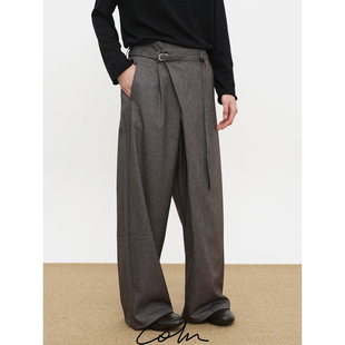 搭配也多元 COLN斜门襟高腰裤 时髦向来都是漫不经心却柔韧有余