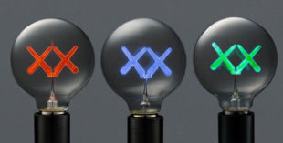 现货The Standard X KAWS 限定联名灯泡 神物 KAWS 灯泡 KAWS公仔
