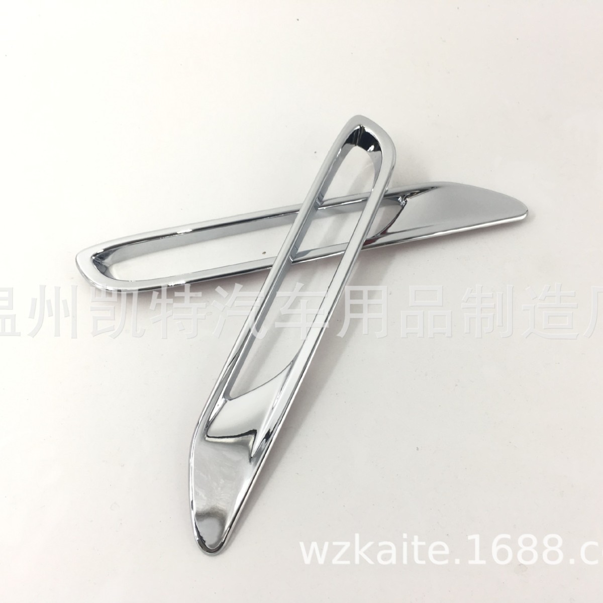 适用于日产尼桑18款新逍客后雾灯框改装后雾灯罩后雾灯装饰亮条