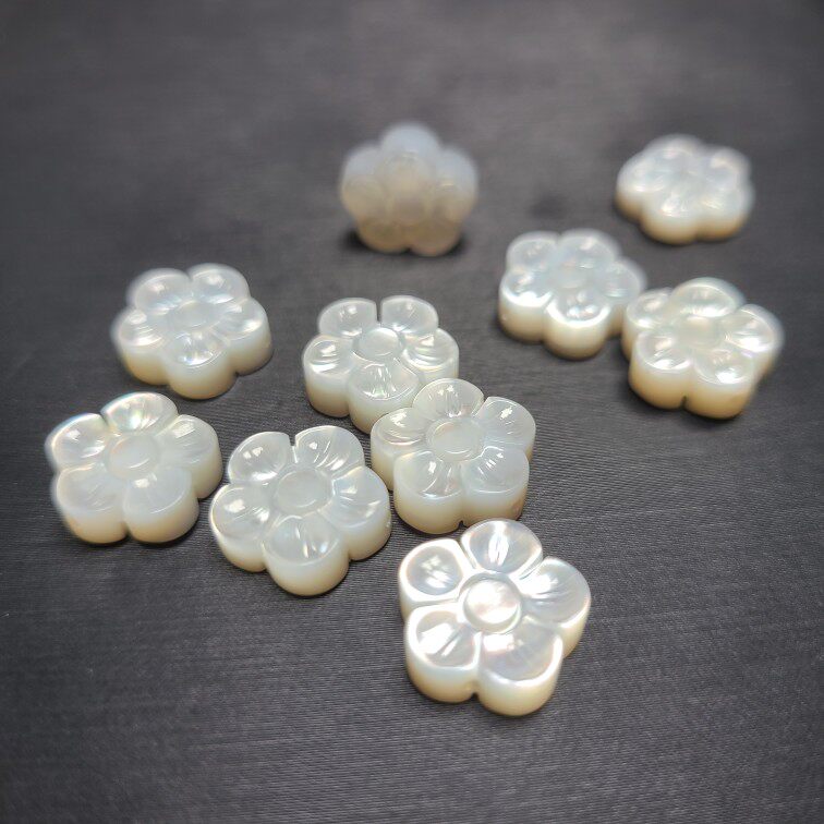 天然深海鱼骨螺钿白蝶珍珠贝雕刻小梅花散珠隔珠手串链diy配饰