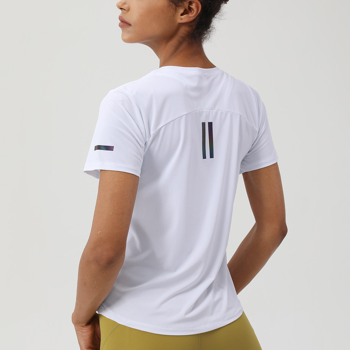 定制白色夜跑反光瑜伽T恤运动短袖t恤女马拉松跑团上衣印LOGO字图片