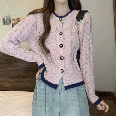 撞色麻花设计感爱心纽扣针织开衫