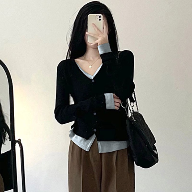 纽扣V领假两件长袖T恤针织打底衫