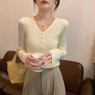 杭州四季青高端韩货女装v领纽扣设计感毛针织egg打底衫内搭上衣春