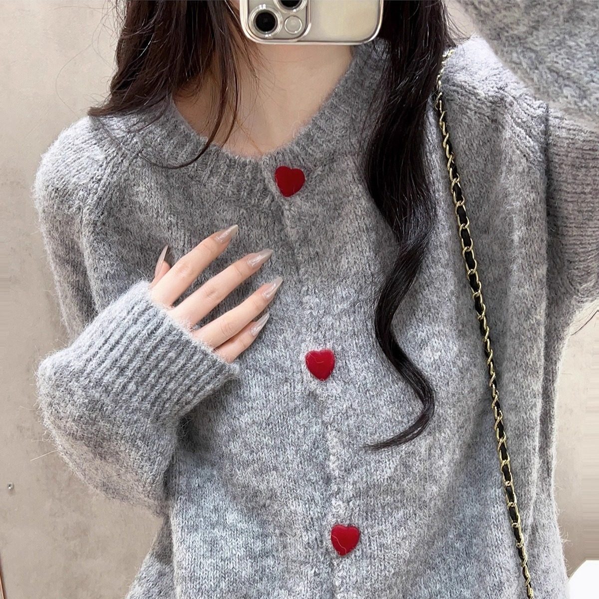 灰色韩系爱心纽扣慵懒风针织开衫