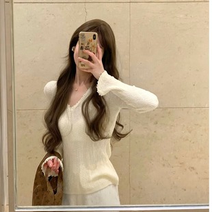 杭州四季青egg意法女装珍珠设计感V领修身显瘦内搭长袖打底针织衫