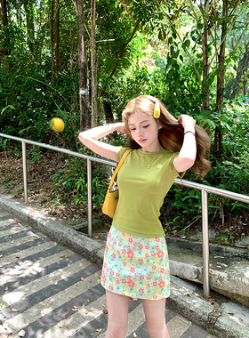 Ashy Snow 超显白~草绿色小雏菊刺绣优可丝瘦瘦T恤