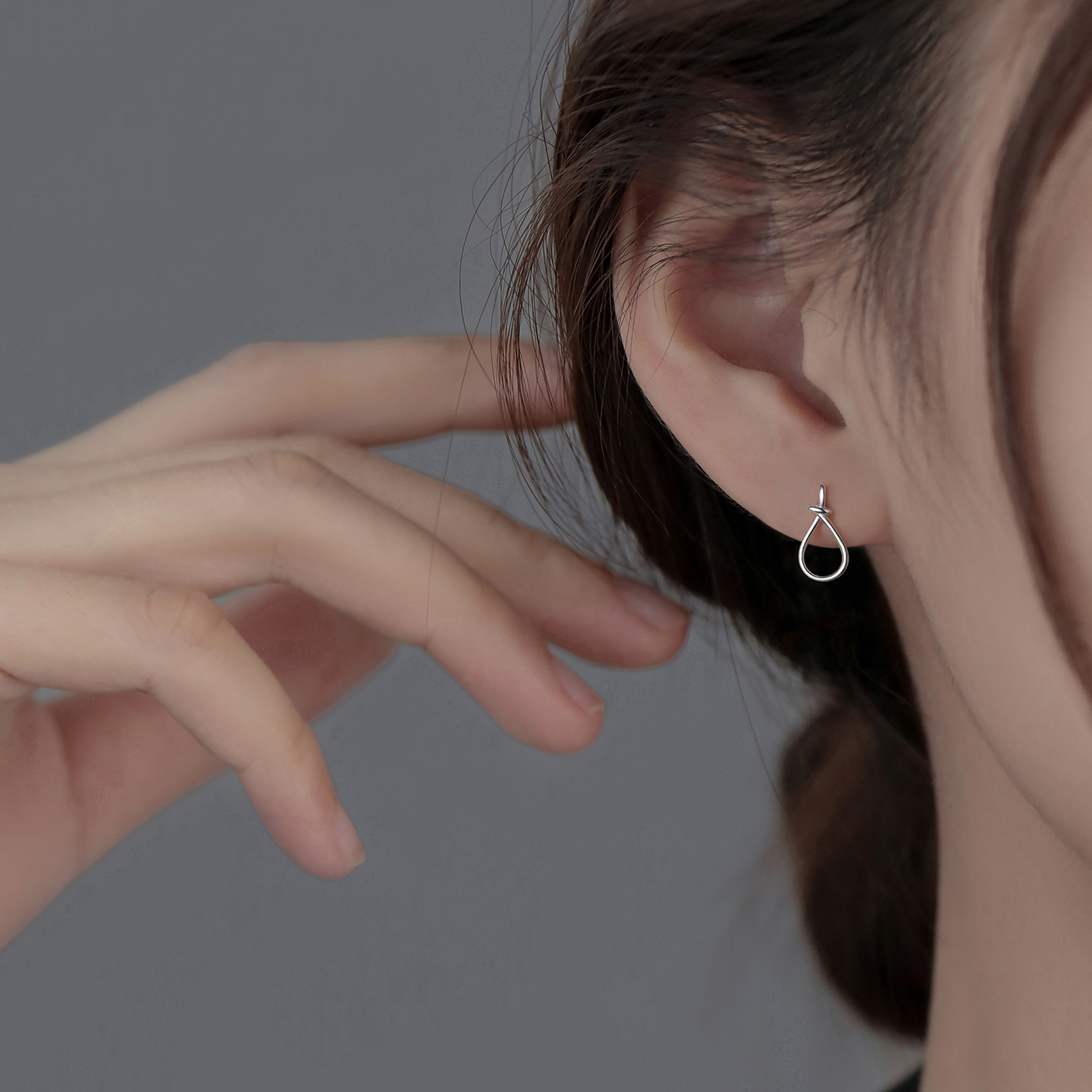 巷南925纯银绳结水滴耳钉小众女