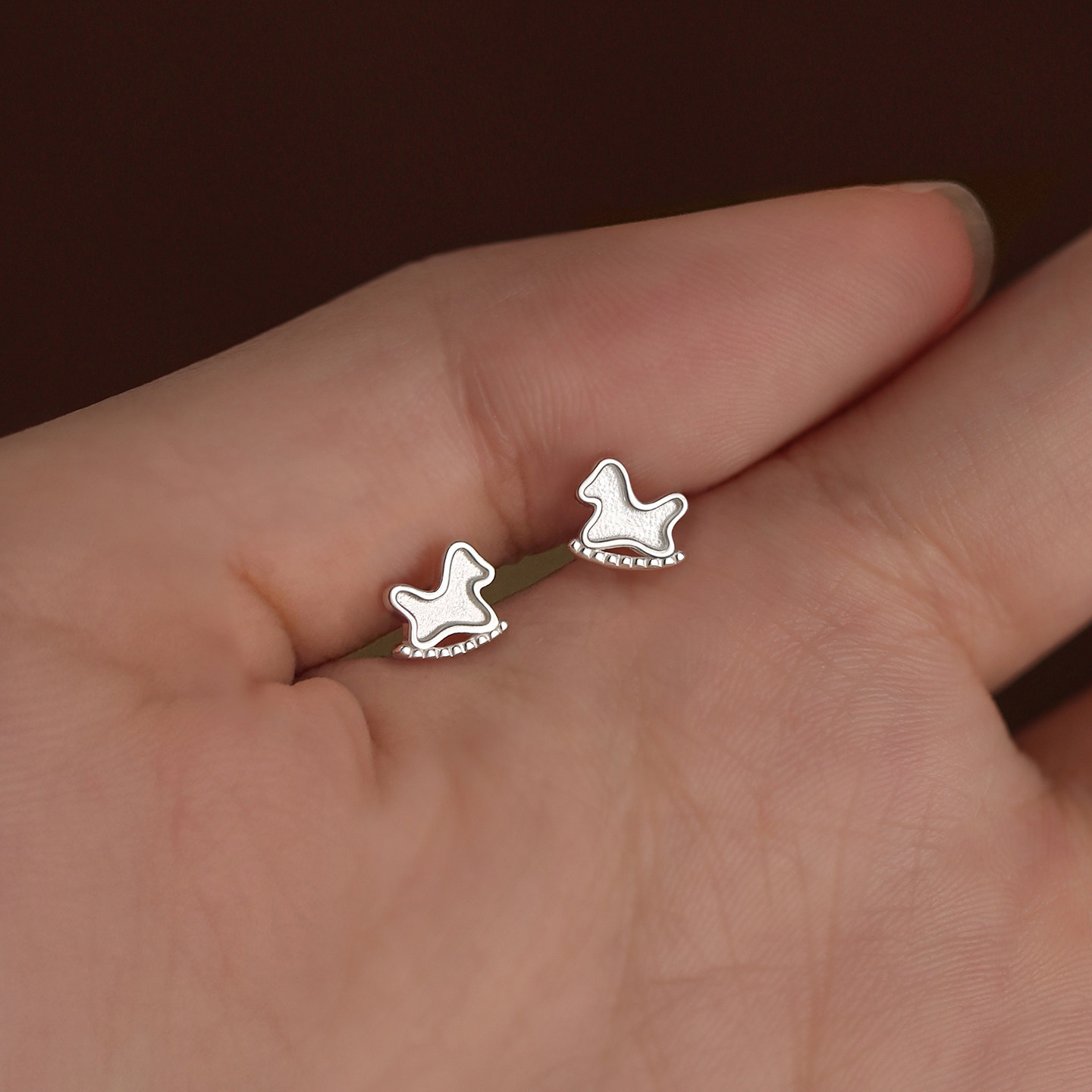 【巷南】999纯银木马耳钉小众设计女2026新款爆款耳饰高级感耳环