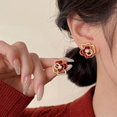 巷南 999银山茶花珍珠耳钉新年红本命年2026马过年耳环女耳饰