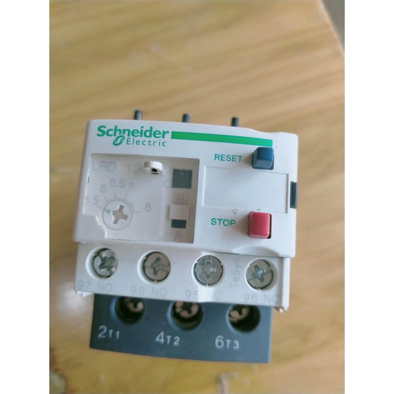 非实价议价议价询价正品施耐德热过载继电器保护器LRD12C （5.5-8