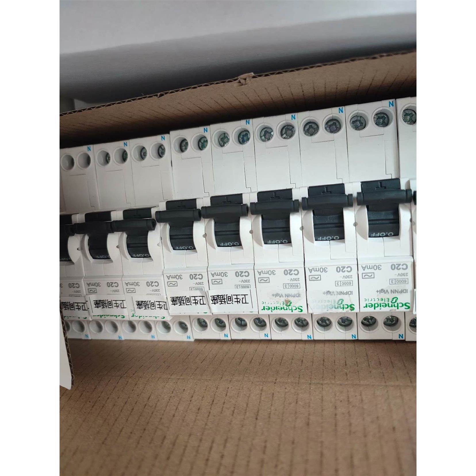 非实价议价议价施耐德IDPNN漏电保护器1PN16A和1PN20A.非实价议价