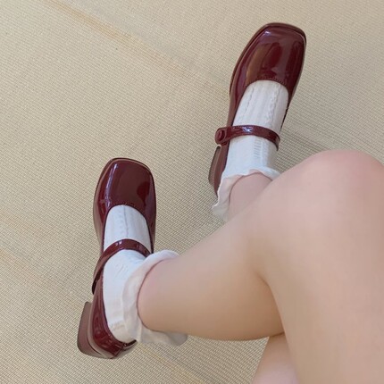 红色玛丽珍鞋女2025新款温柔风jk小皮鞋复古百搭黑色粗跟平底单鞋