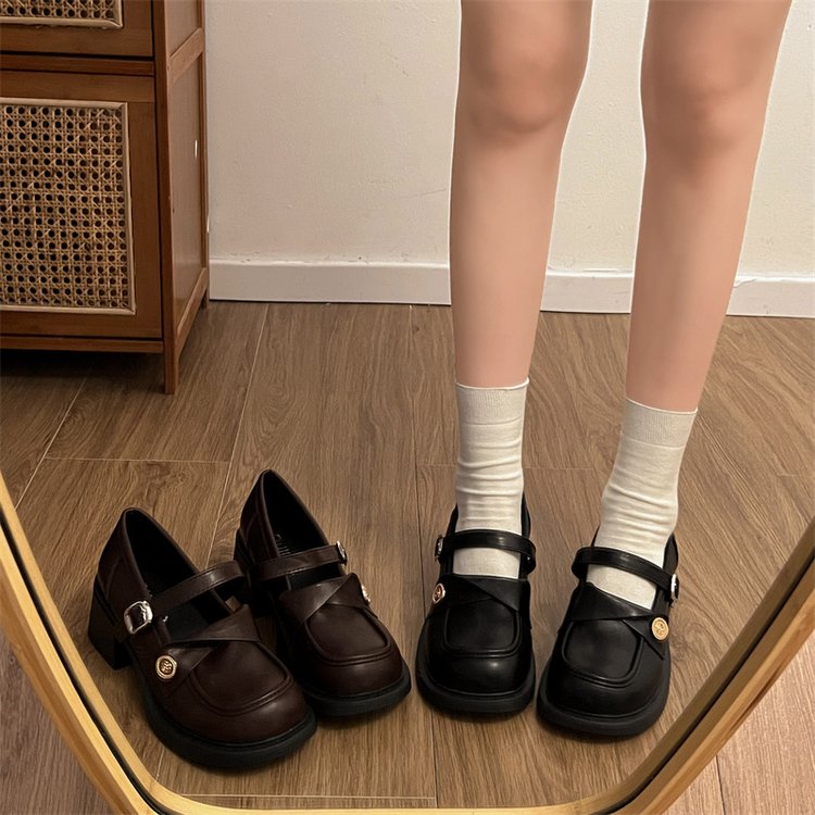 英伦风学院粗跟厚底小皮鞋