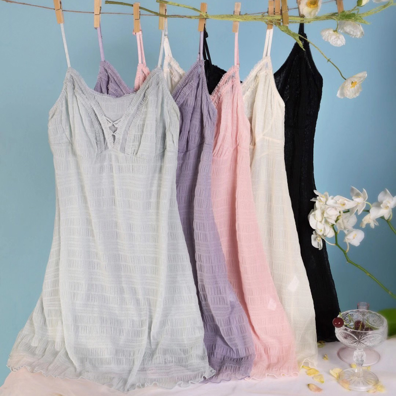 可爱风性感蕾丝无袖睡裙