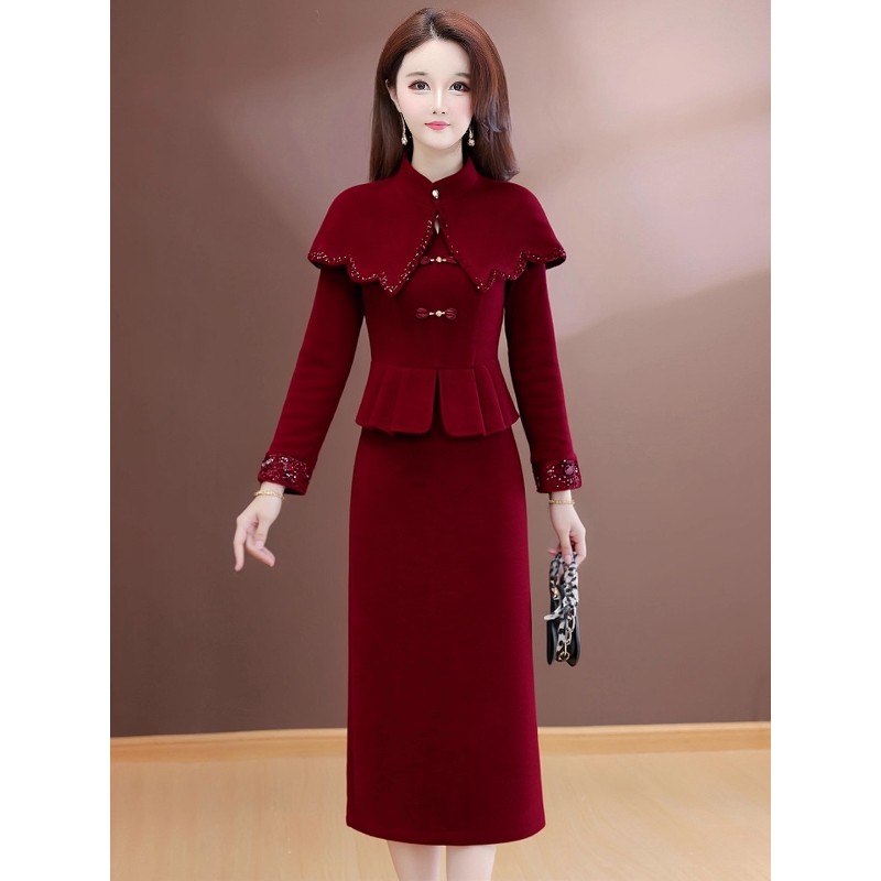 酒红色国风气质连衣裙女2025冬季新款妈妈装喜婆婆婚宴礼服中长裙
