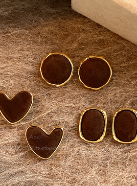 美拉德红色植绒耳钉女2025新款轻奢气质耳饰高级感小众复古耳环