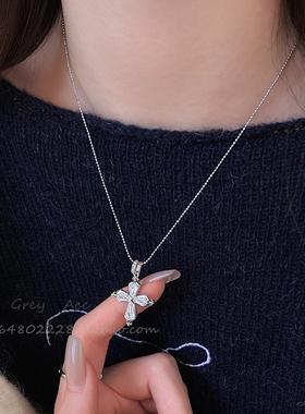个性十字架锆石项链女精致轻奢