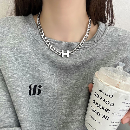 帅气干练洒脱高级字母H项链