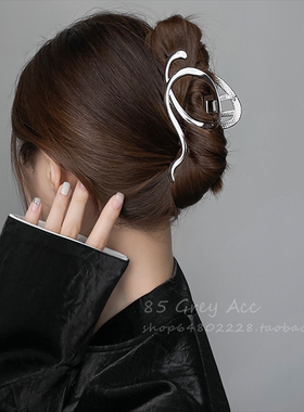 85度灰线条金属发夹女新款小众后脑勺抓夹盘发鲨鱼夹发抓夹子头饰