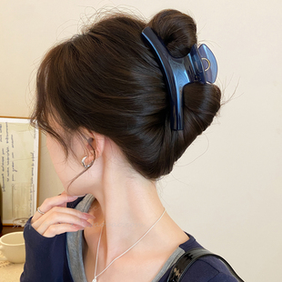 弧形中号抓夹女2026新款高级感简约鲨鱼夹后脑勺发量多发夹头饰