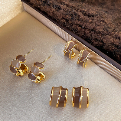 美拉德咖色C型不规则滴釉耳环