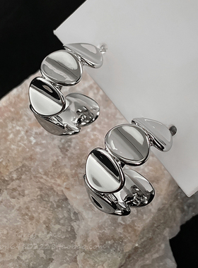 轻奢高级感亮面金属C型耳环女2026新款爆款小众设计耳钉气质耳饰