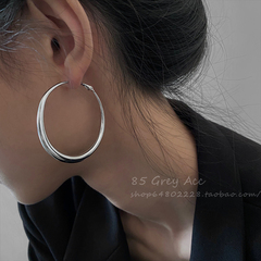 欧美夸张大圈圈耳环女2025年新款高级耳饰独特ins小众设计感耳圈