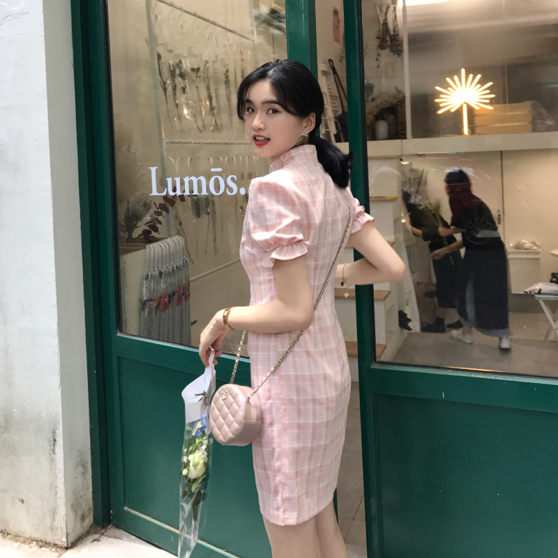 famous 2019夏季新款格子连衣裙假一赔十