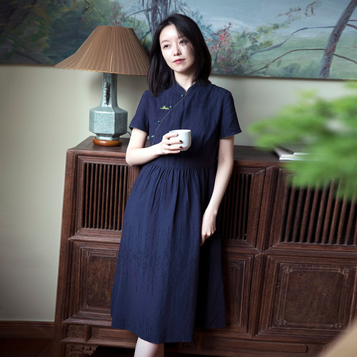 轻中式立领绣花短袖X型连衣裙