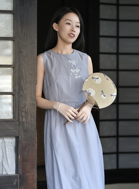 25CXC-228【紫藤云木】前世今生温婉文艺圆领无袖绣花修身连衣裙