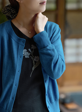 25QDM-017【风清】前世今生简约通勤文艺圆领单排扣长袖针织开衫