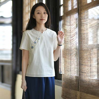 文艺V领斜襟绣花短袖衬衫