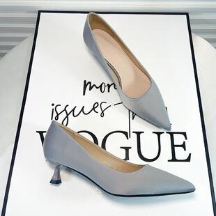 法式气质灰色浅口低跟高跟鞋女尖头2025年新新款缎面晚礼服高级感