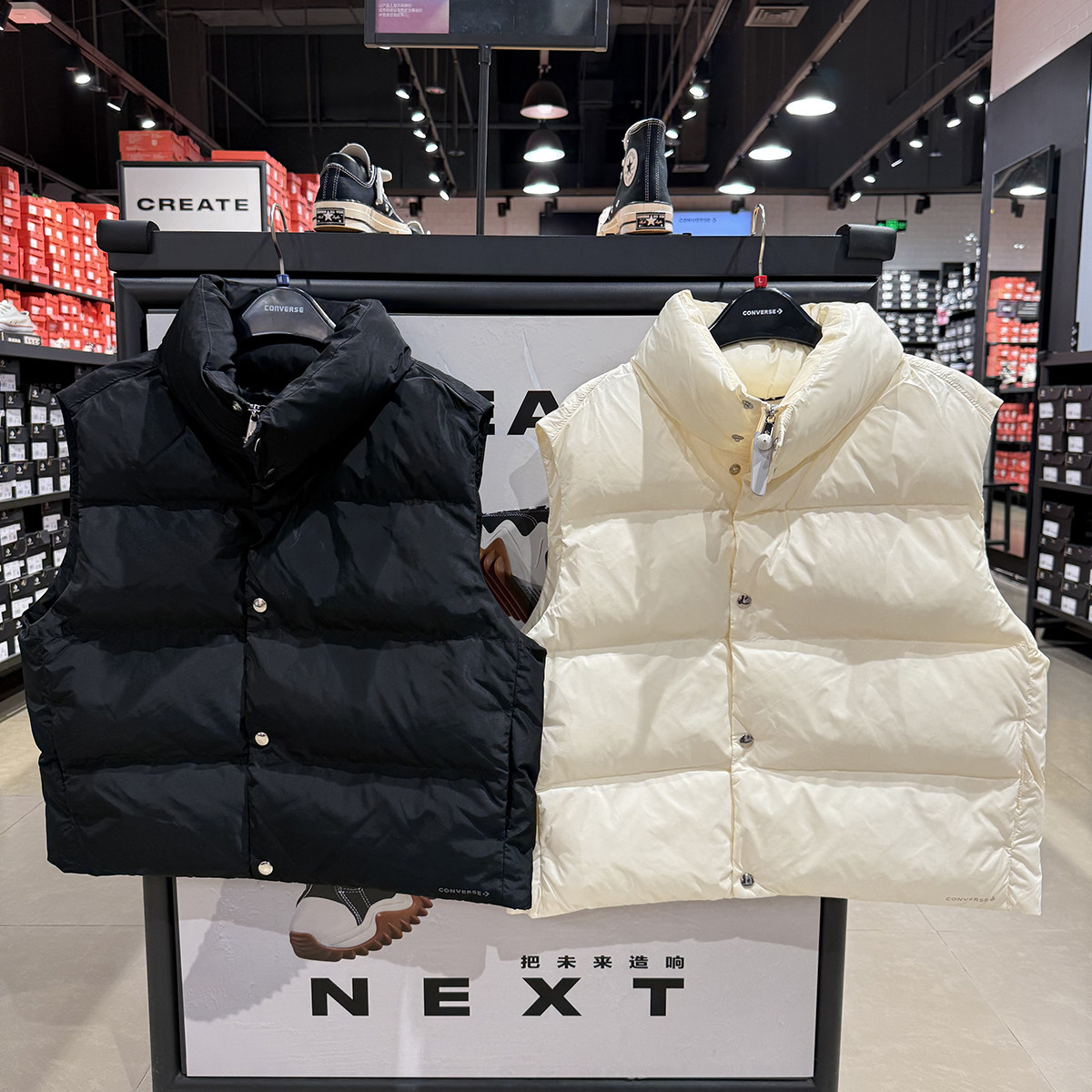 匡威女保暖立领运动棉服背心