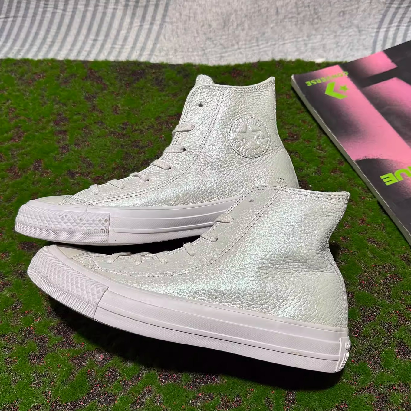 正品Converse匡威 瑕疵发黄胶印特价珠光皮面高帮休闲板鞋557950C