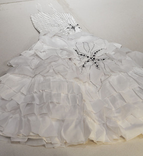 全新处理儿童礼服塔夫绸亲肤 纯白色 黑白撞色重工实惠正品特价