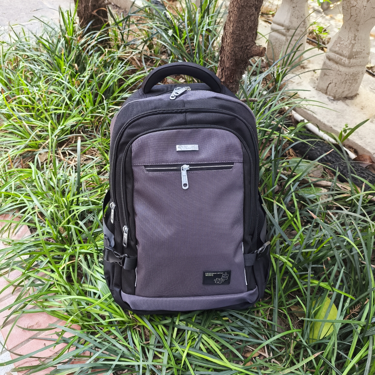 时尚商务电脑包减震防水双肩背包