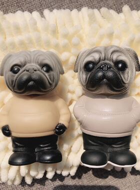 巴哥猫咪桌面家居卡通风车载摆件