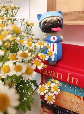 pug网红哈巴狗汽车节日摆件